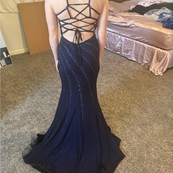 PROM DRESS - Picture 4 of 4